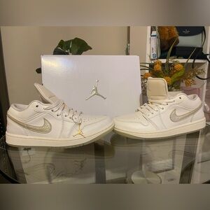 Nike Air Jordan 1 Low SE Cream with Metallic Gold Accents
